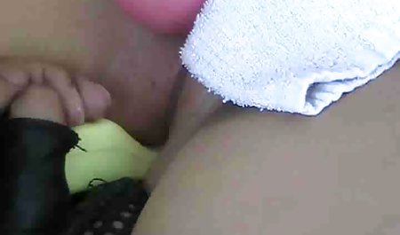 Sexy Mädchen streichelt sich vor der Kamera private sexfime