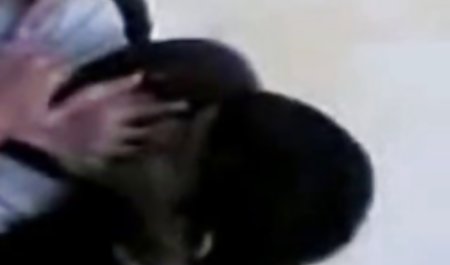 Ein Mann private amateur sexfilme hat ein Mädchen in alle Löcher gefickt
