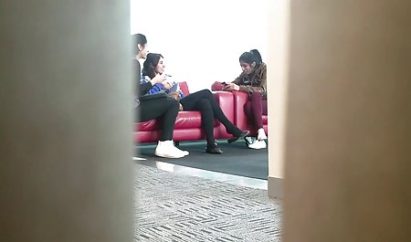 Vanessa gibt kostenlose private deutsche sexfilme sich auf der Treppe ficken