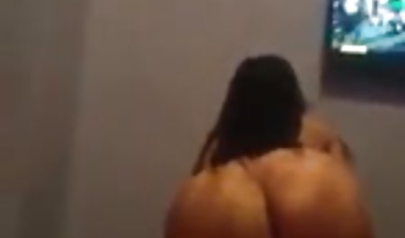 Sexy geile private sexfilme Blondine bereit für Striptease bei ihrem ersten Casting