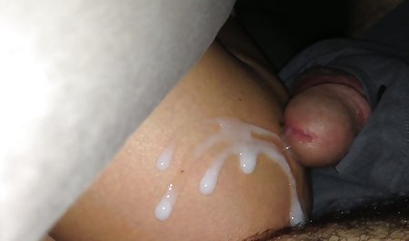 Nackter AJ privatsexfilm Applegate kletterte auf den Küchentisch