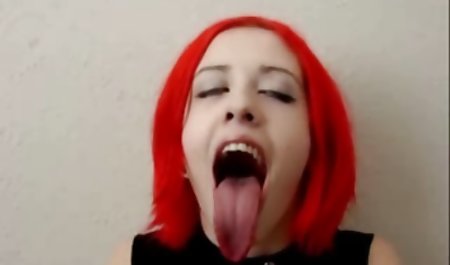 Selbstbefriedigung deutsche private sex filme auf dem Bodendildo