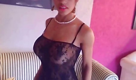 Blonde privat gemachte pornos sexy Cora nimmt erotisch eine Dusche