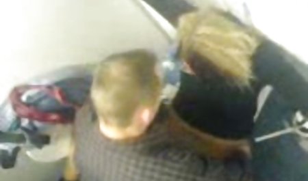 Nautica Thorn zieht Mädchen mit Strapon sexfilme hausfrauen auf
